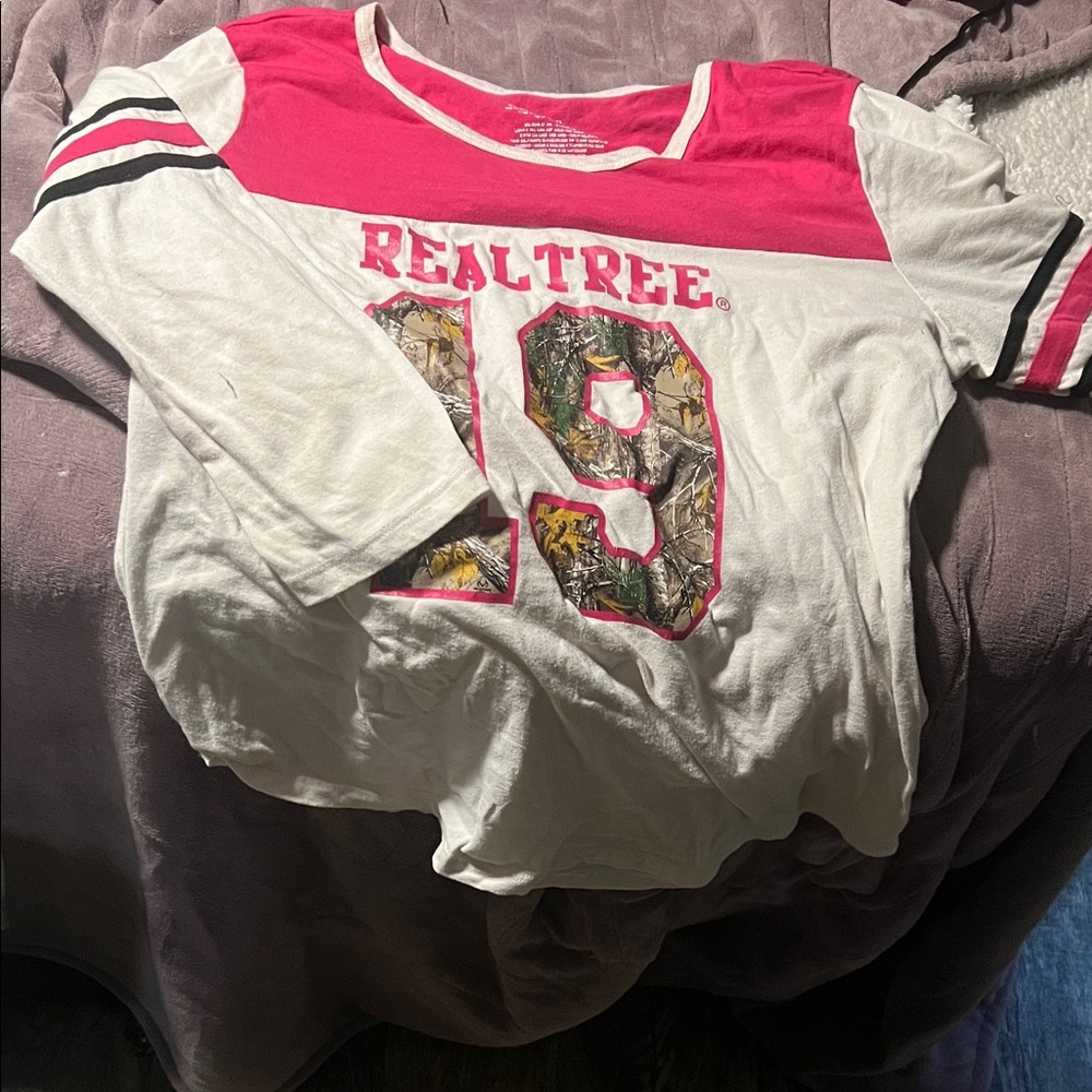 Realtree Womens Pink and White Sleeve Tee